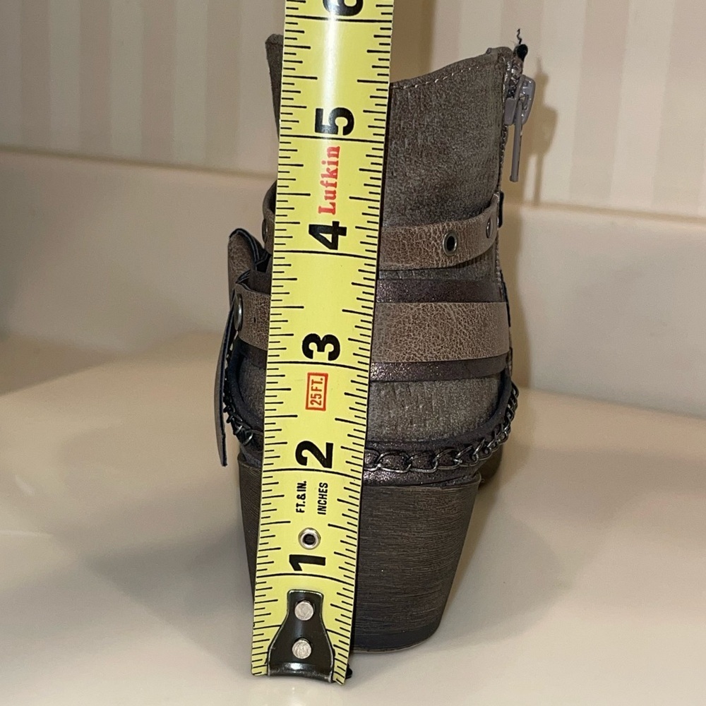 Kohl’s Redbud Strappy Ankle Boots In Stone - Picture 14 of 15